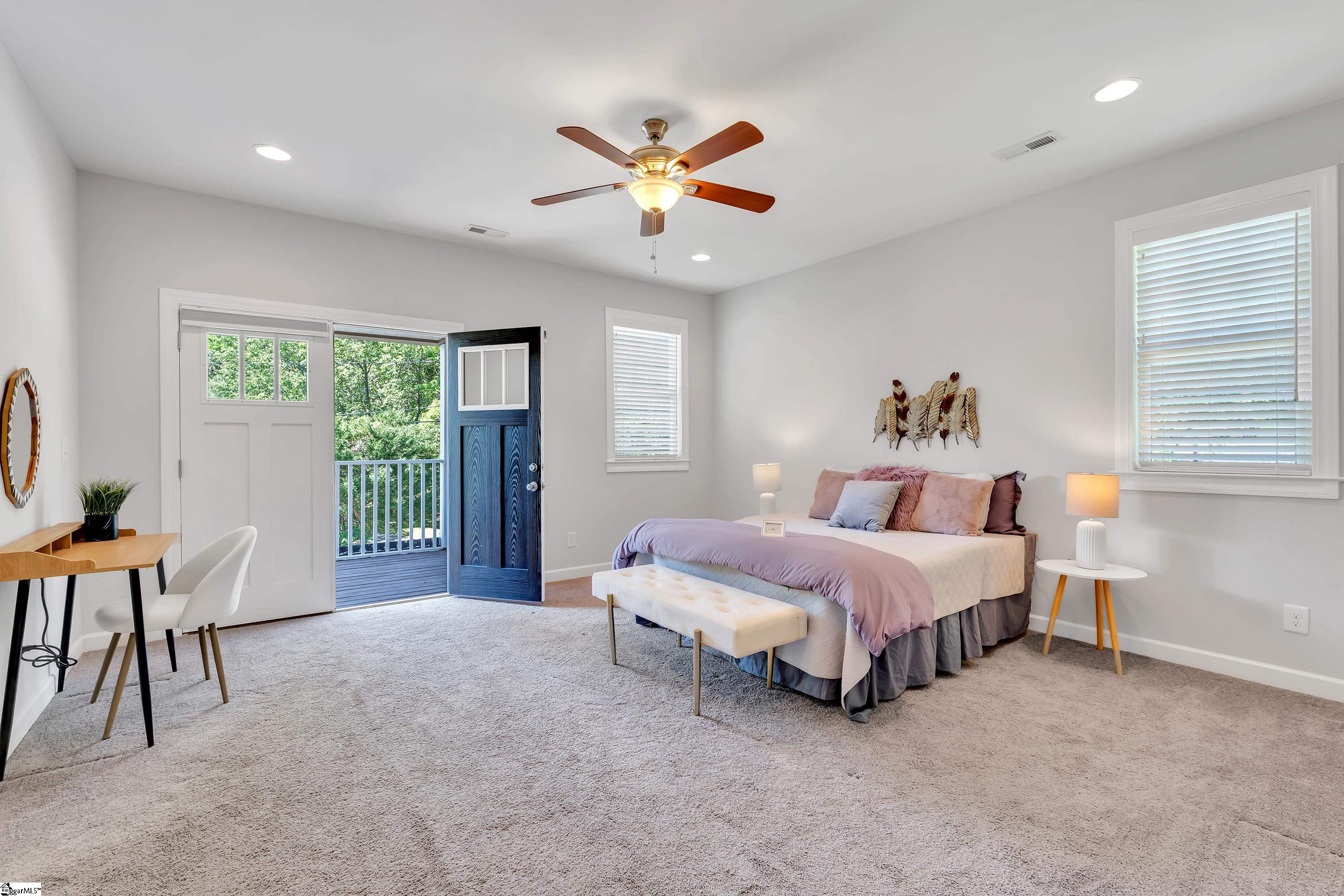 Greenville, South Carolina 29609, United States, 3 Bedrooms Bedrooms, ,3 BathroomsBathrooms,Residential,Pending,119541