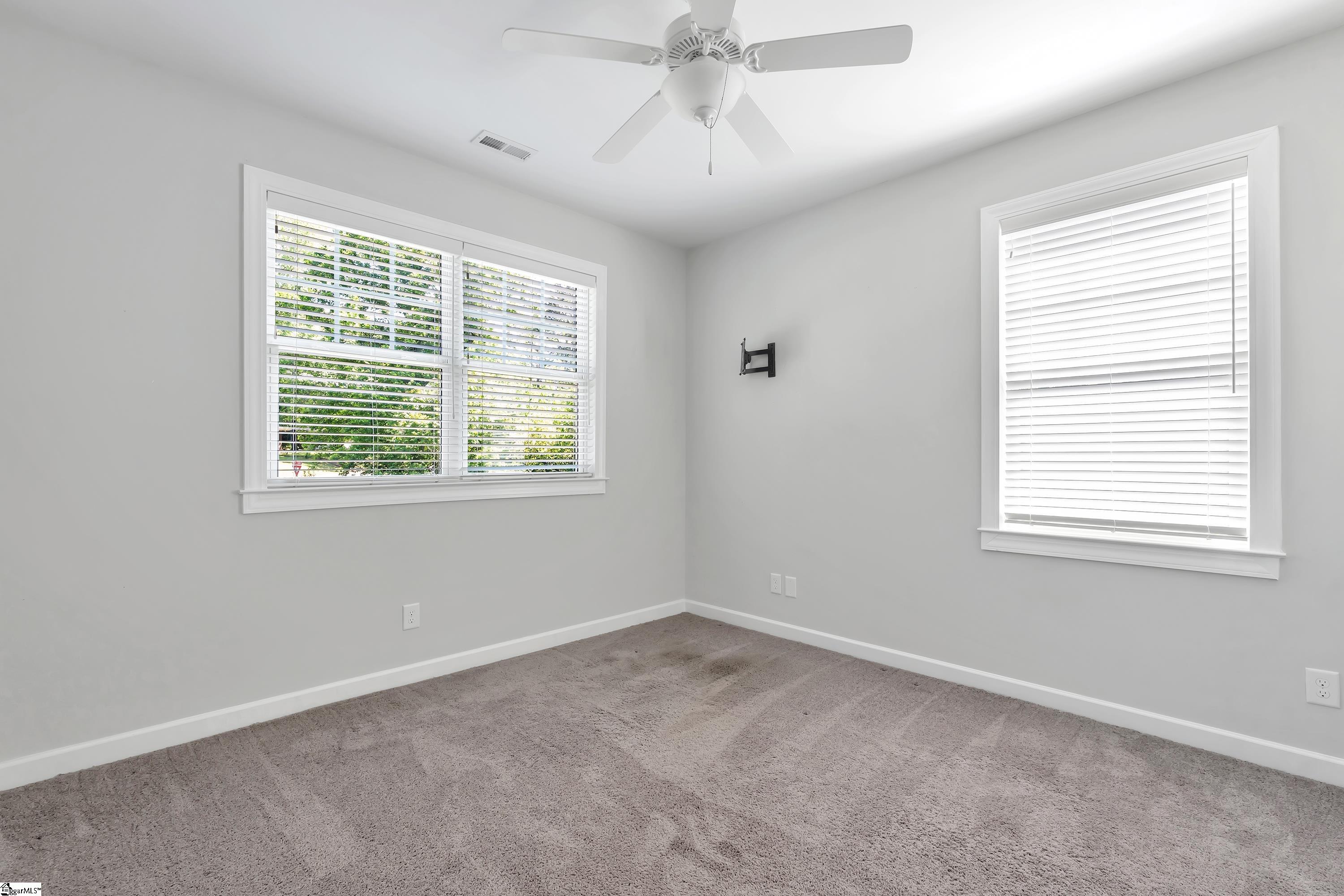 Greenville, South Carolina 29609, United States, 3 Bedrooms Bedrooms, ,3 BathroomsBathrooms,Residential,Pending,119541