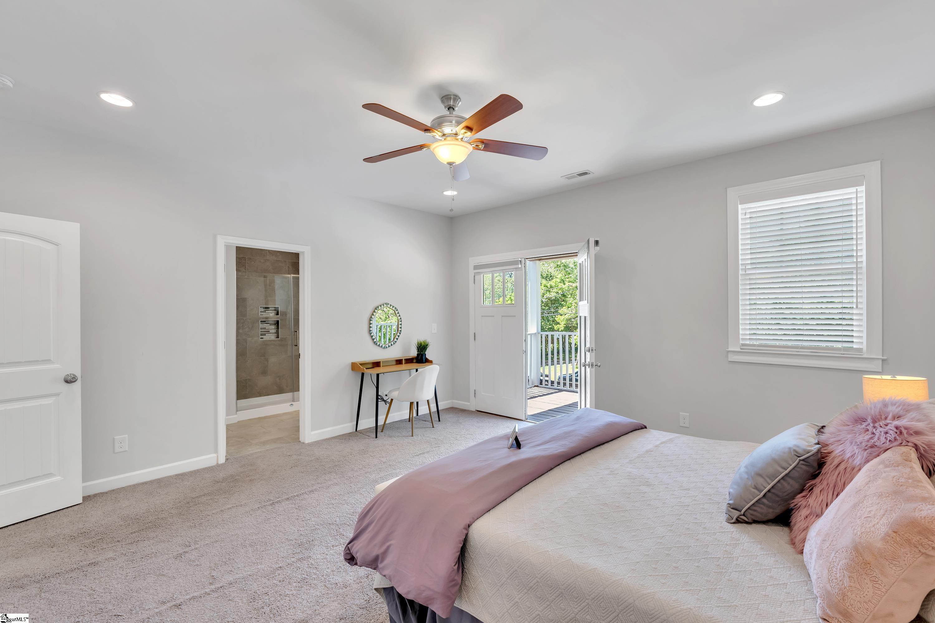 Greenville, South Carolina 29609, United States, 3 Bedrooms Bedrooms, ,3 BathroomsBathrooms,Residential,Pending,119541