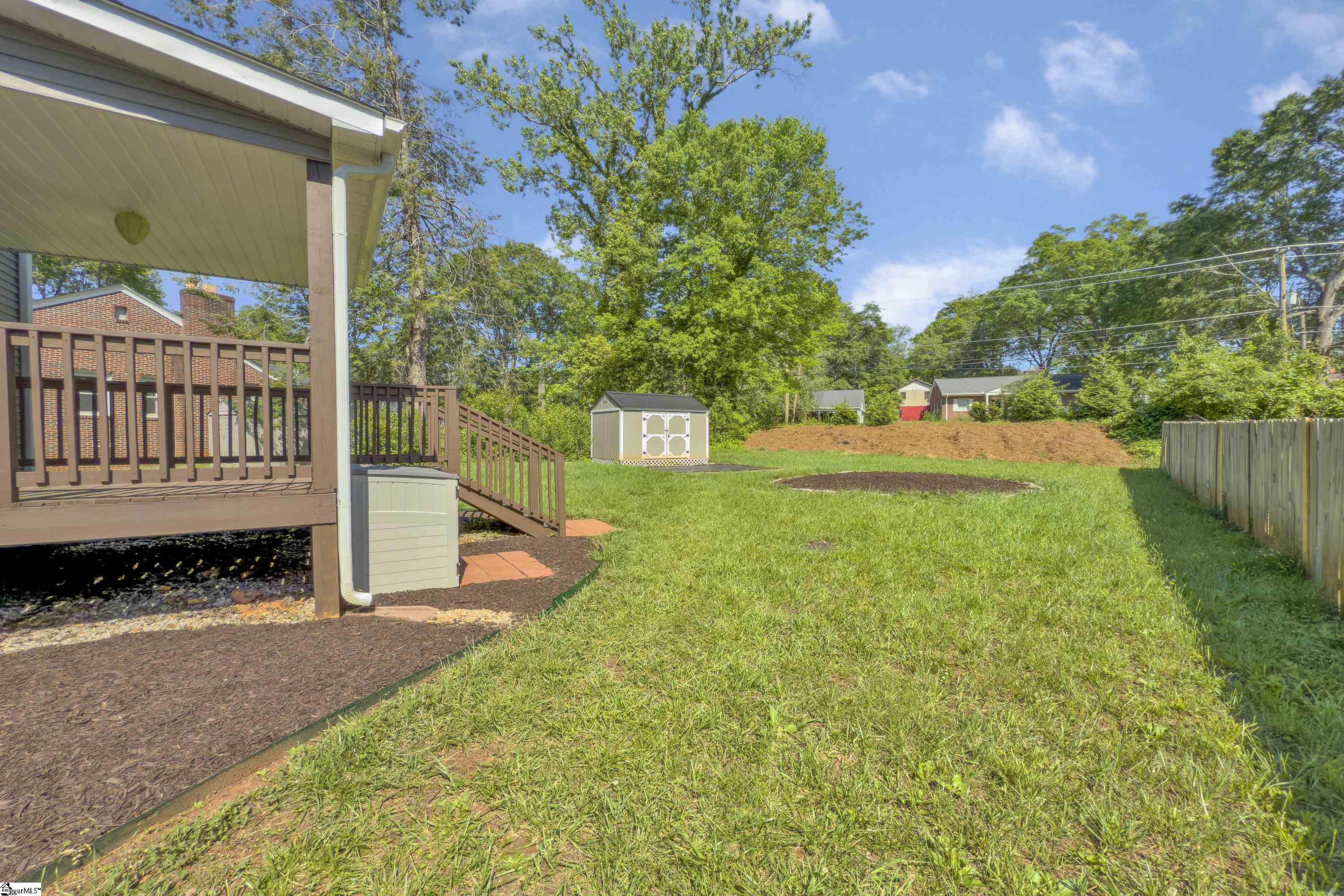 Greenville, South Carolina 29609, United States, 3 Bedrooms Bedrooms, ,3 BathroomsBathrooms,Residential,Pending,119541