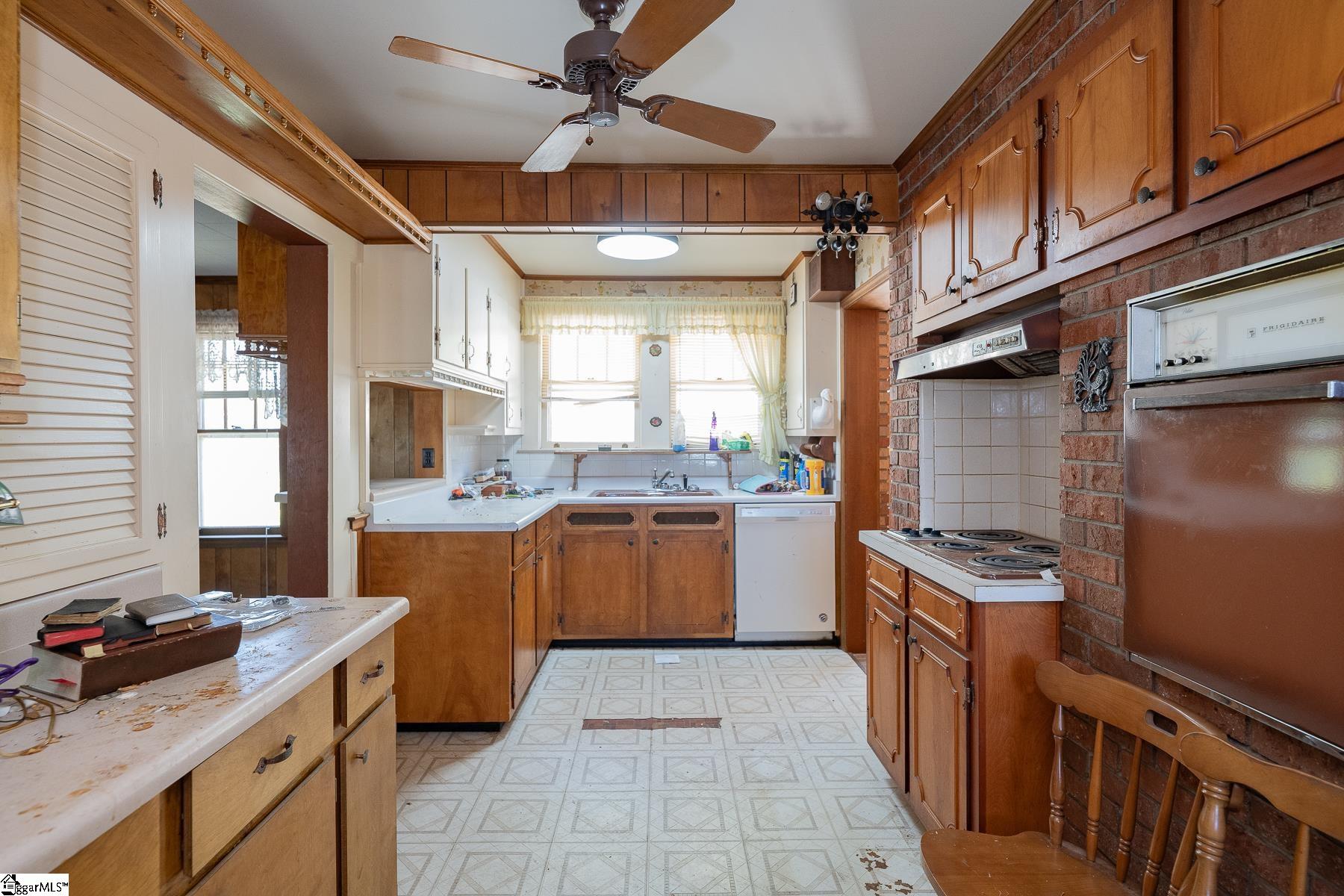 Easley, South Carolina 29642, United States, 3 Bedrooms Bedrooms, ,2 BathroomsBathrooms,Residential,Contingent,116162