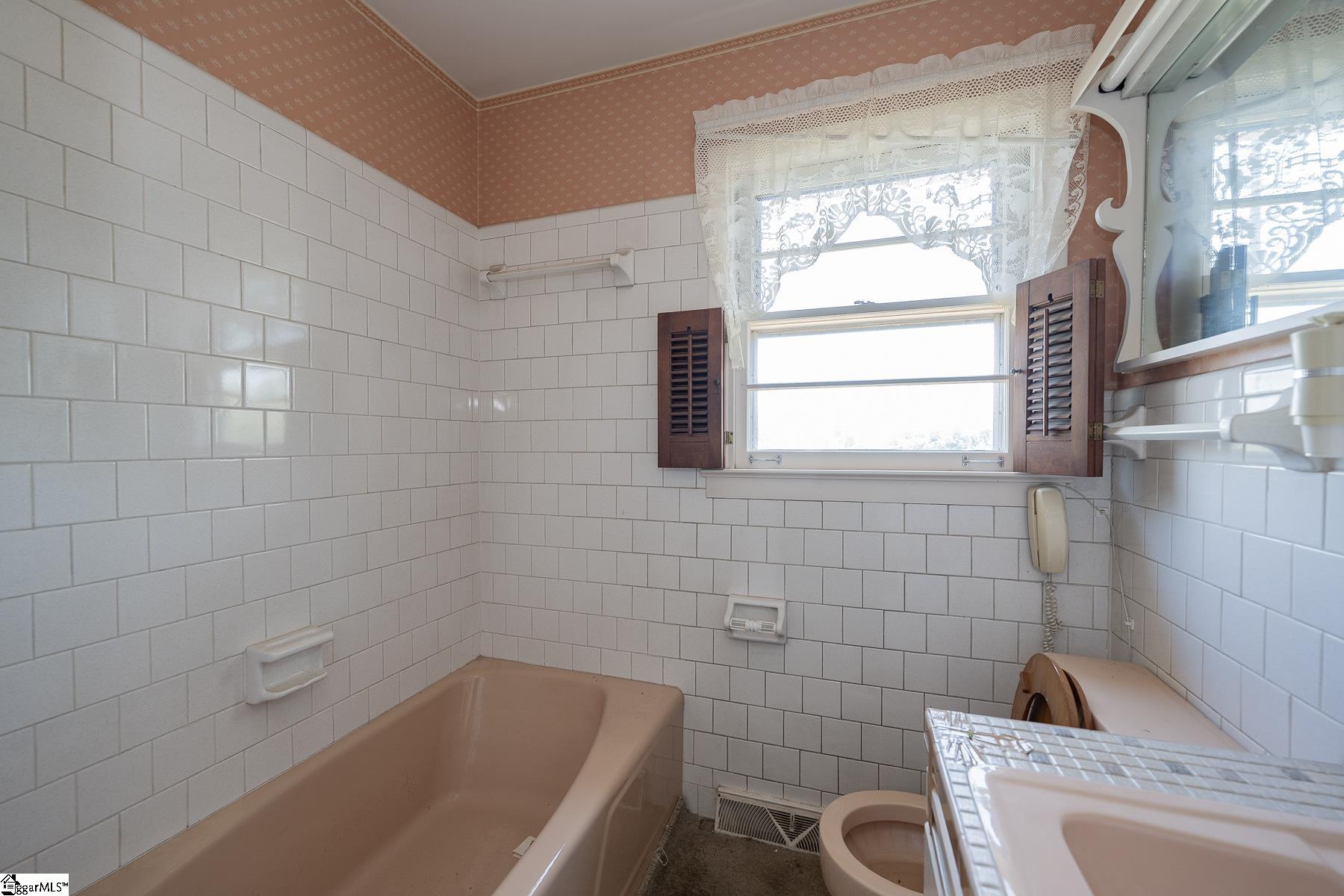 Easley, South Carolina 29642, United States, 3 Bedrooms Bedrooms, ,2 BathroomsBathrooms,Residential,Contingent,116162