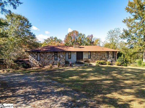 Photo of 1235 Dickson Road, Campobello, SC 29322 (MLS # 1573595)
