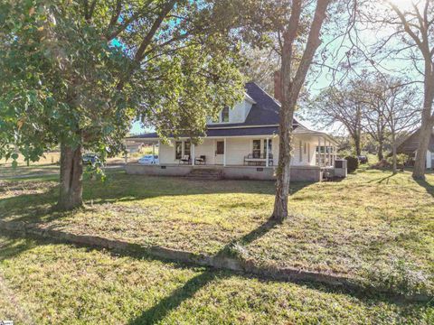 Photo of 6025 Mountain View Road, Taylors, SC 29687 (MLS # 1573437)