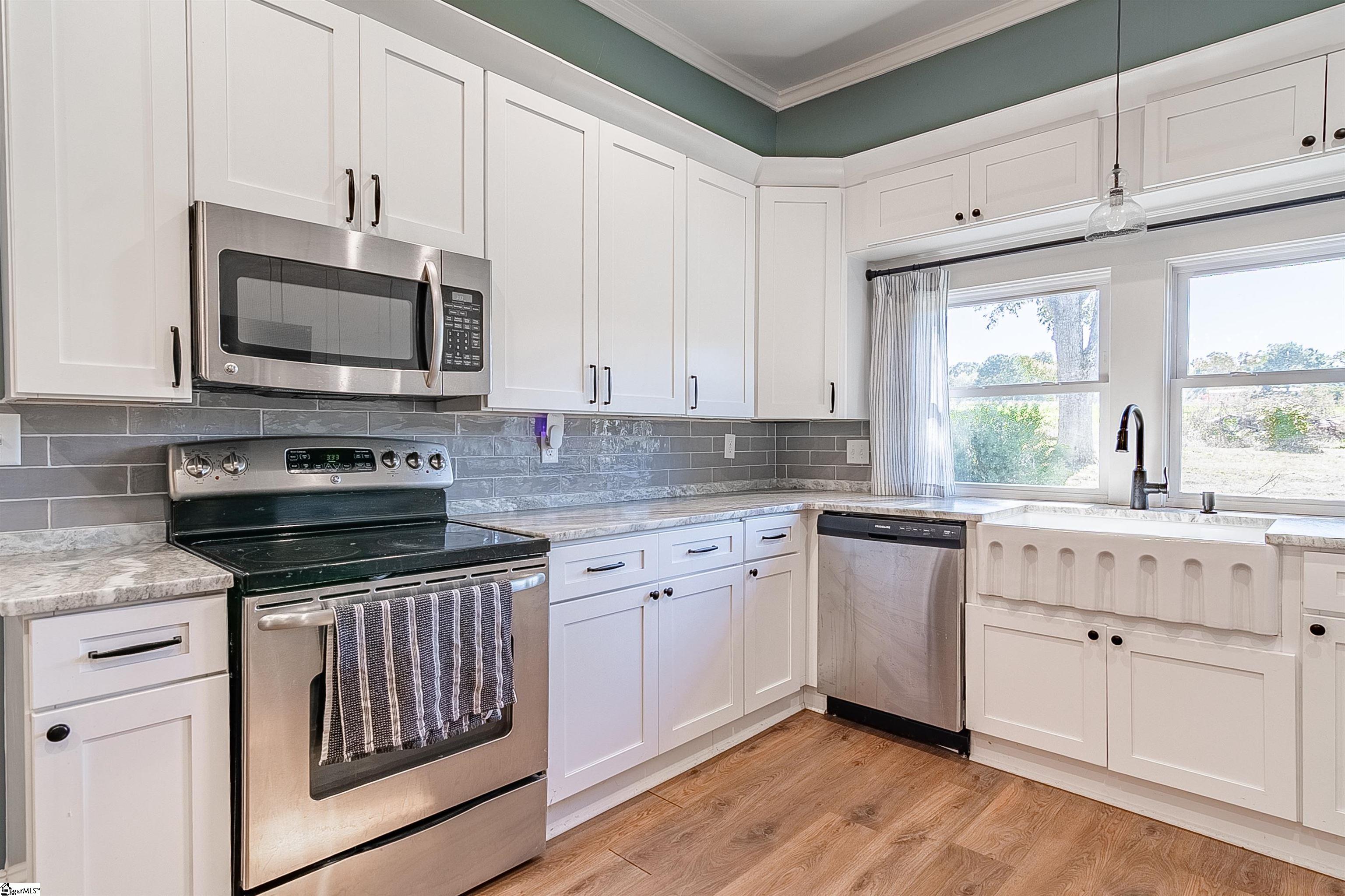 Taylors, South Carolina 29687, United States, 4 Bedrooms Bedrooms, ,2 BathroomsBathrooms,Residential,Active,235635