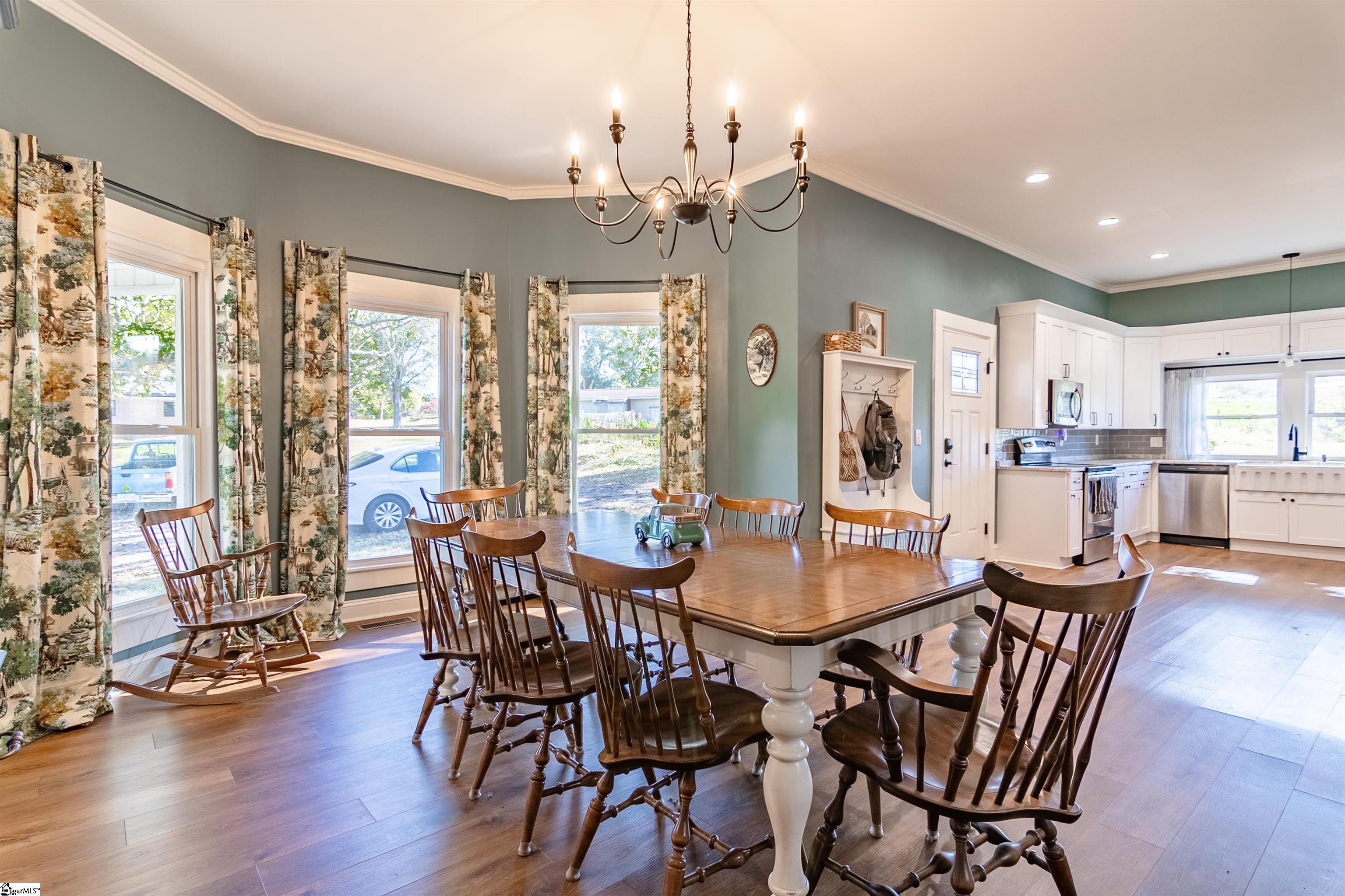 Taylors, South Carolina 29687, United States, 4 Bedrooms Bedrooms, ,2 BathroomsBathrooms,Residential,Active,235635