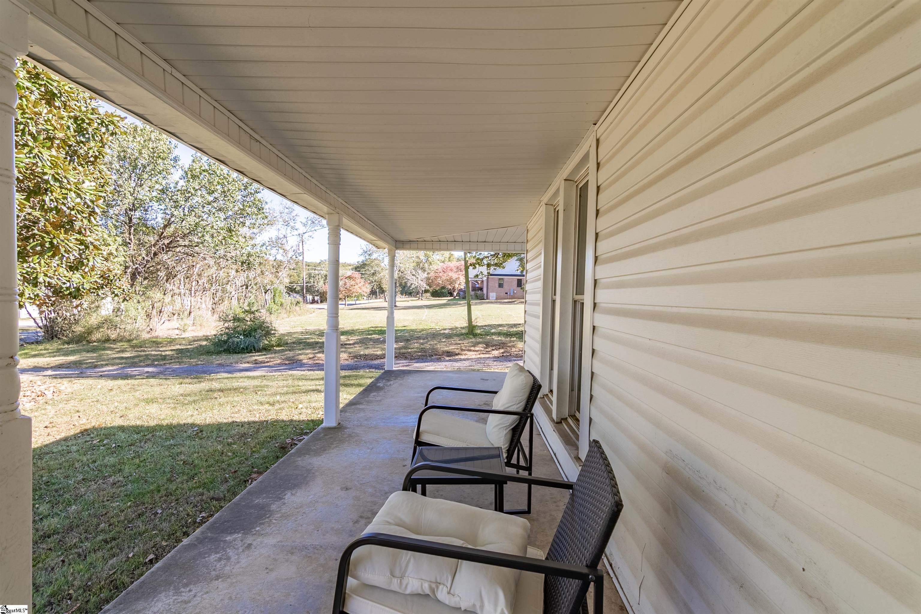 Taylors, South Carolina 29687, United States, 4 Bedrooms Bedrooms, ,2 BathroomsBathrooms,Residential,Active,235635