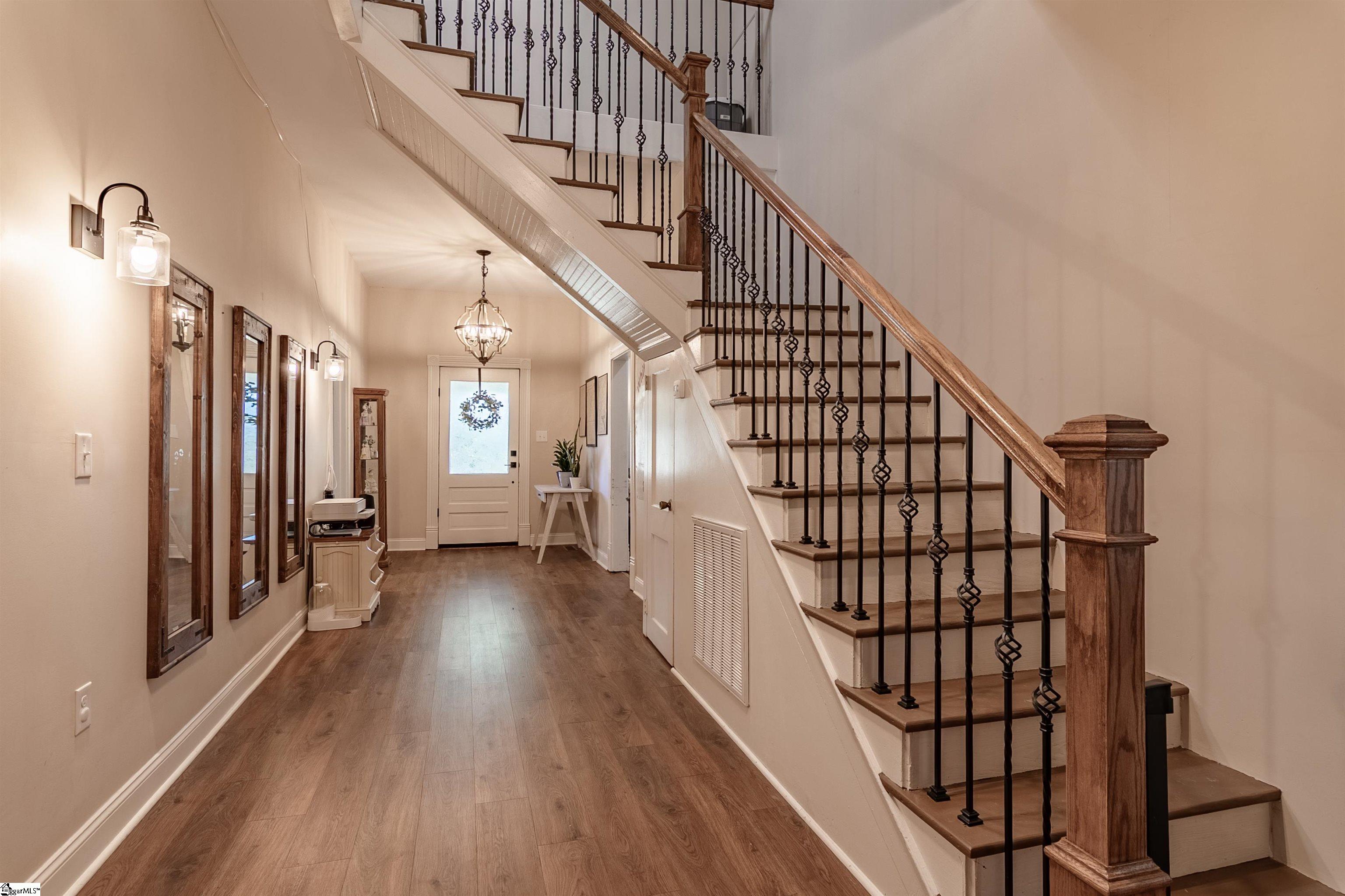 Taylors, South Carolina 29687, United States, 4 Bedrooms Bedrooms, ,2 BathroomsBathrooms,Residential,Active,235635