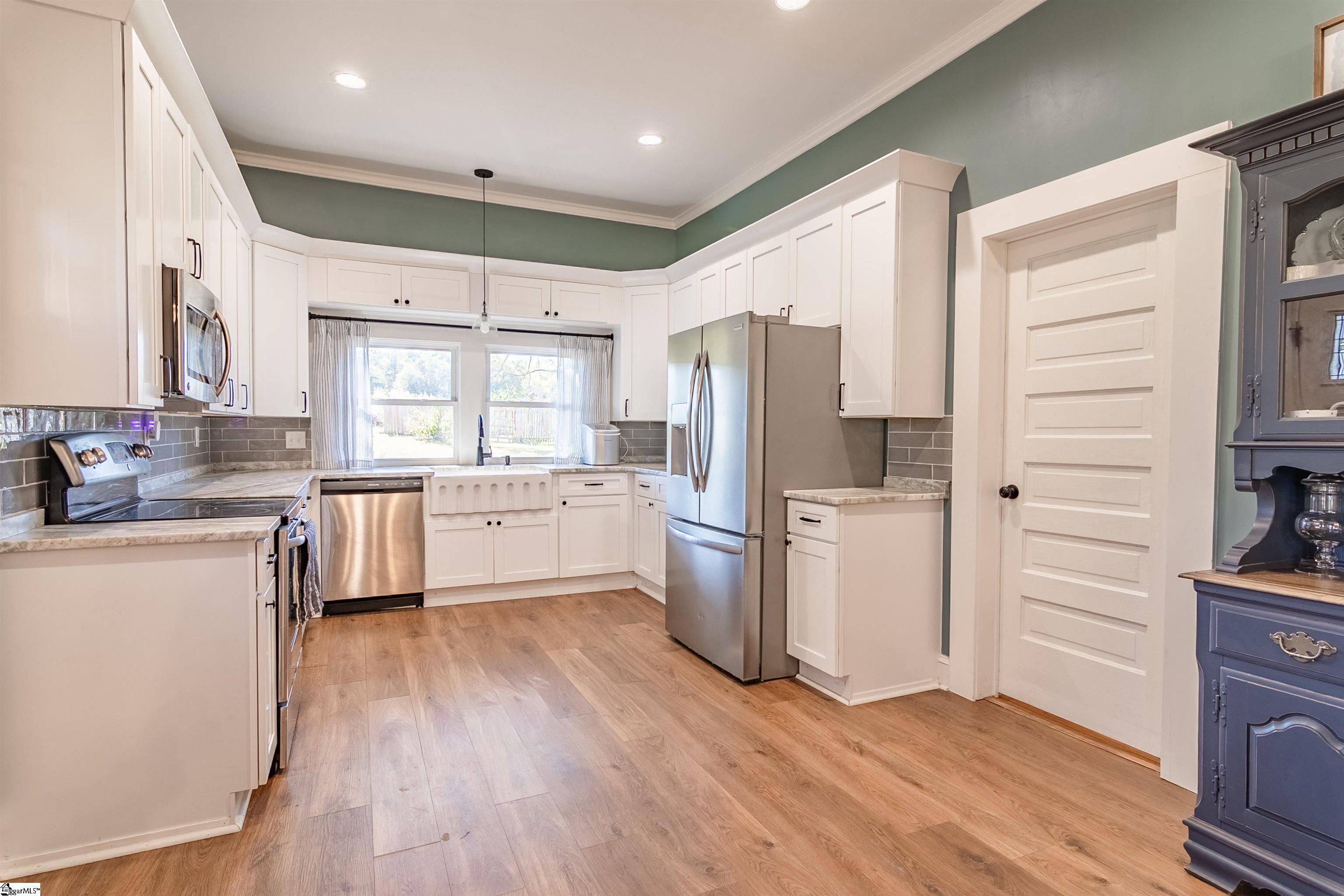 Taylors, South Carolina 29687, United States, 4 Bedrooms Bedrooms, ,2 BathroomsBathrooms,Residential,Active,235635