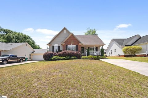 Photo of 742 Cotton Branch Drive, Boiling Springs, SC 29316 (MLS # 1589863)