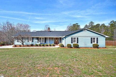 Photo of 201 Buckingham Road, Easley, SC 29640 (MLS # 1583668)