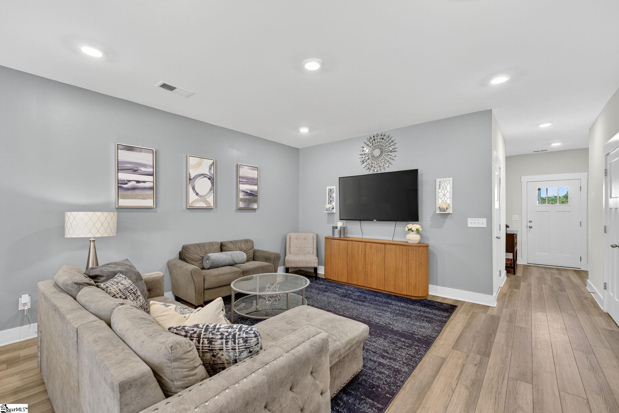 Greenville, South Carolina 29609, United States, 3 Bedrooms Bedrooms, ,3 BathroomsBathrooms,Residential,Active,193088