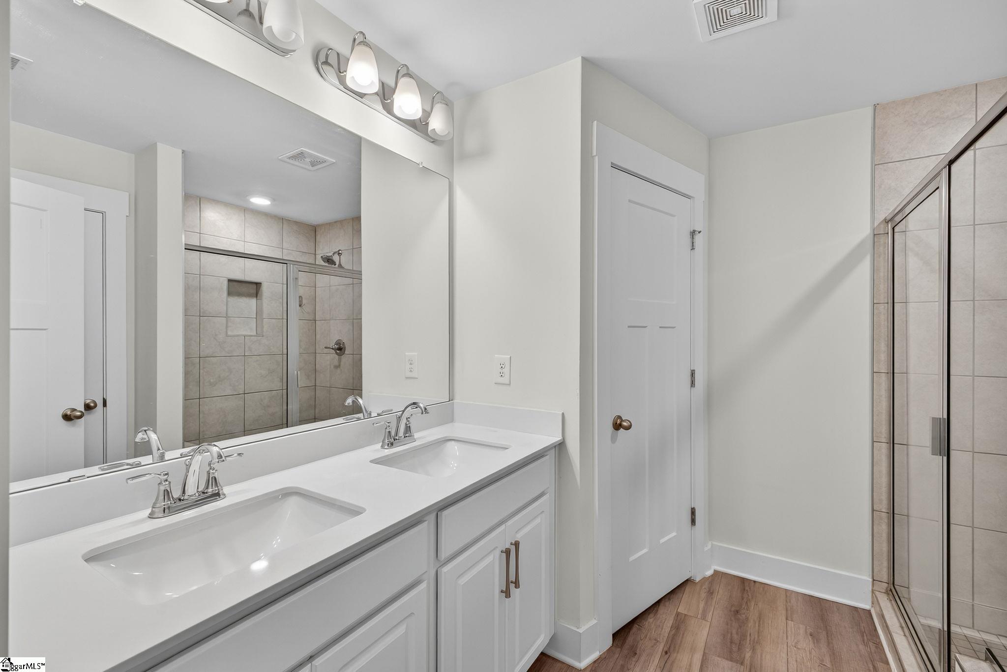 Greenville, South Carolina 29609, United States, 3 Bedrooms Bedrooms, ,3 BathroomsBathrooms,Residential,Active,193088