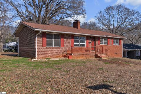 Photo of 207 Woodview Avenue, Spartanburg, SC 29306 (MLS # 1578047)