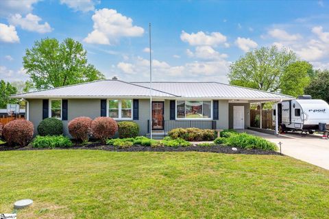 Photo of 114 Cherrylane Drive, Greenville, SC 29617 (MLS # 1588253)