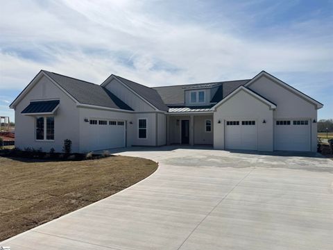 102 Birch Horizon Avenue Simpsonville SC 29681