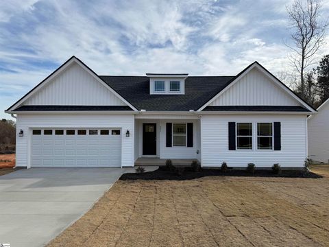 Photo of 341 Little Mountain Circle, Inman, SC 29349 (MLS # 1577358)