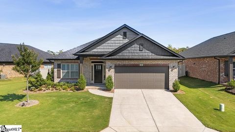 Photo of 48 Woodcross Drive, Simpsonville, SC 29681 (MLS # 1576309)