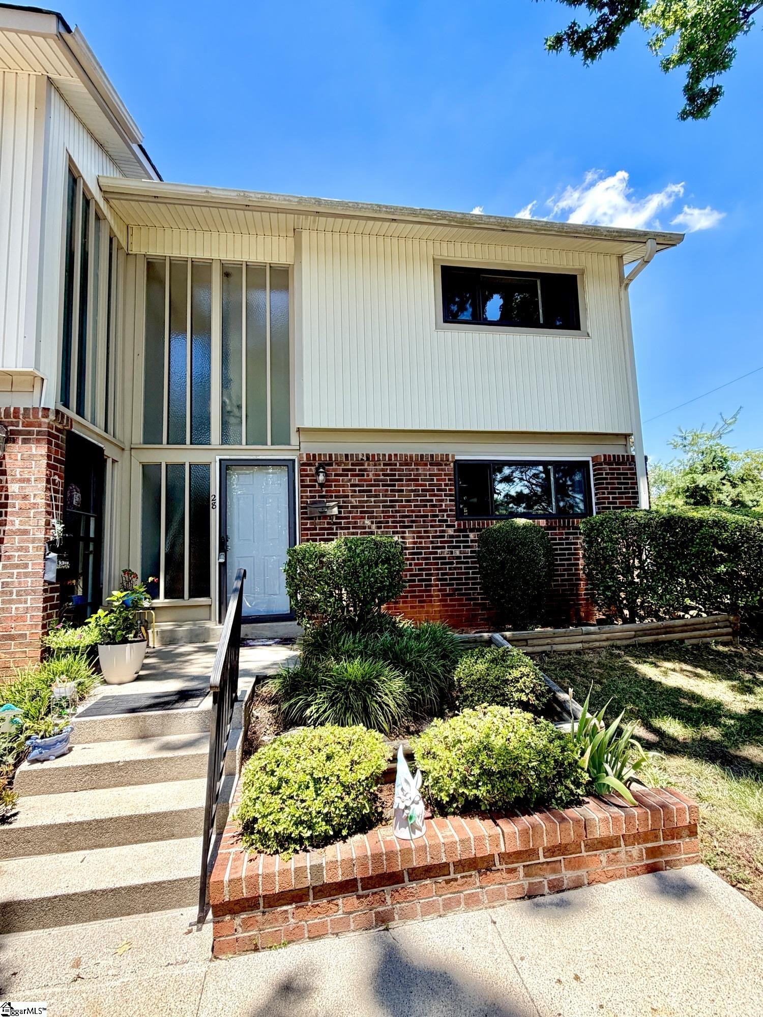 Photo 1 of 19 — 28 Briarglen Place, Greenville, SC 29615