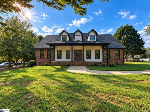 Photo of 322 Indian Summer Lane, Boiling Springs, SC 29316 (MLS # 1607784)