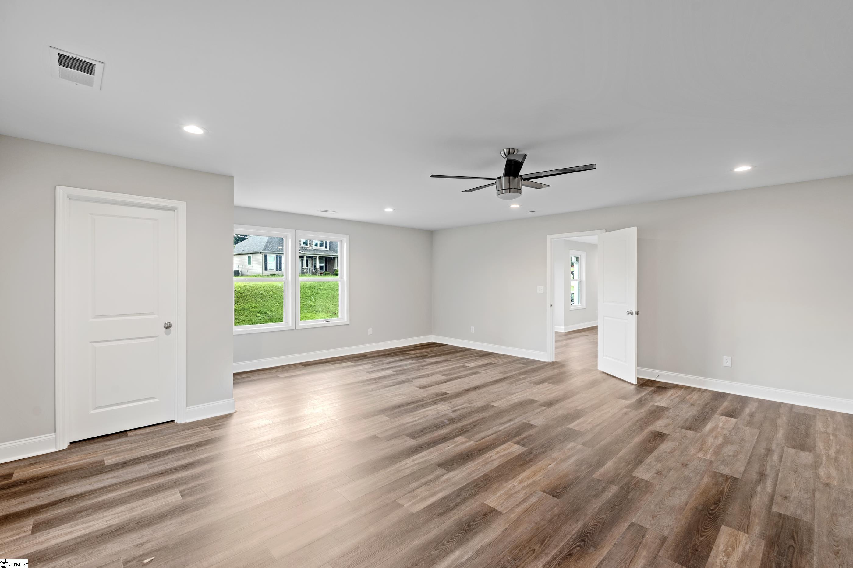 Greenville, South Carolina 29617, United States, 5 Bedrooms Bedrooms, ,4 BathroomsBathrooms,Residential,Active,225264