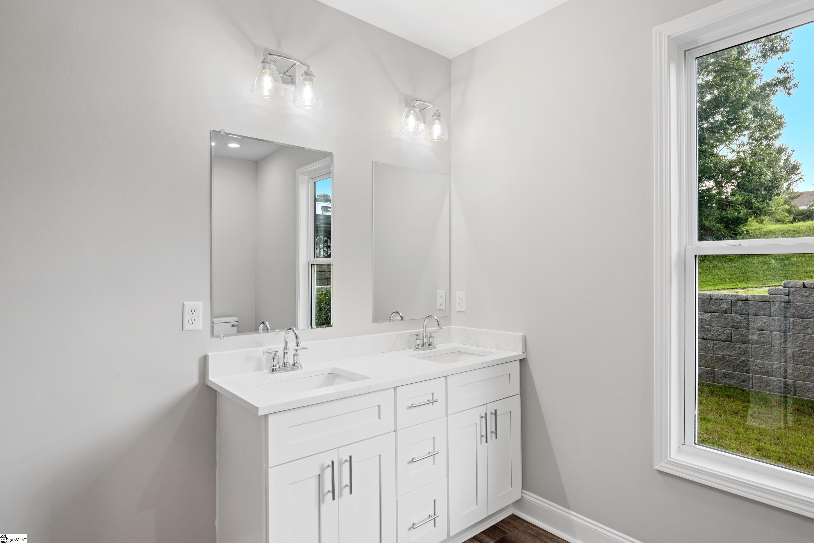 Greenville, South Carolina 29617, United States, 5 Bedrooms Bedrooms, ,4 BathroomsBathrooms,Residential,Active,225264