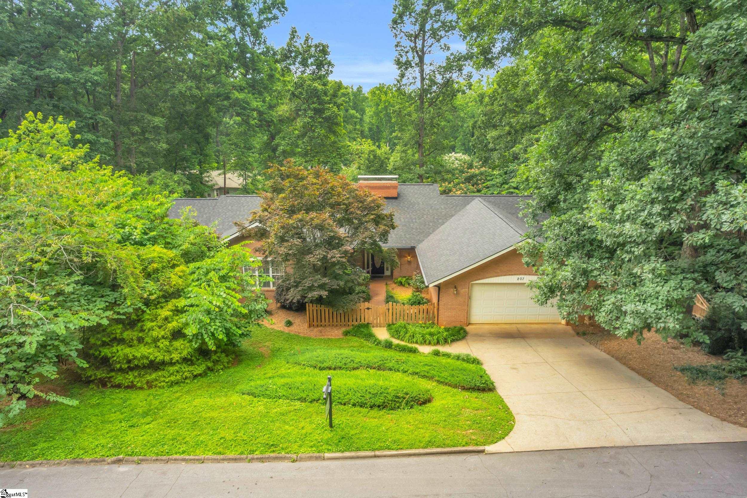 Greenville, South Carolina 29609, United States, 4 Bedrooms Bedrooms, ,4 BathroomsBathrooms,Residential,Contingent,156960