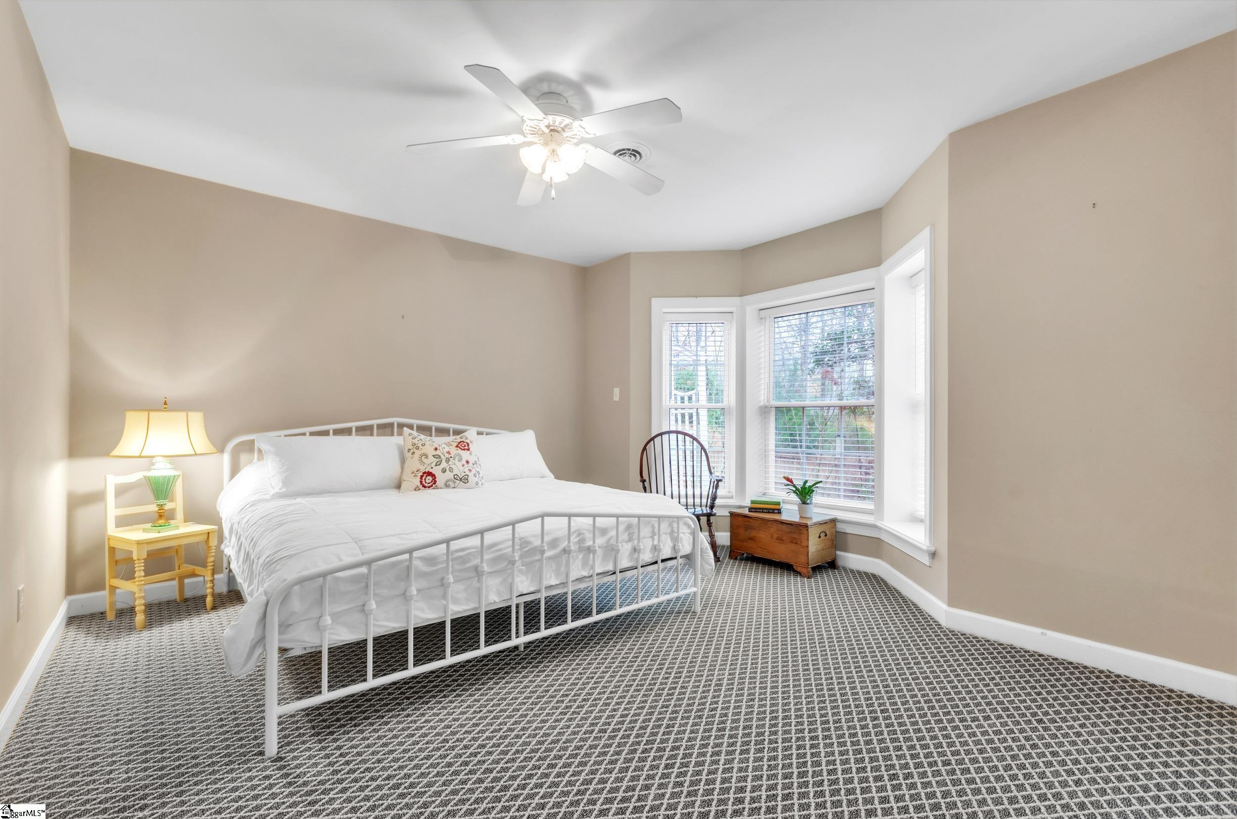 Greenville, South Carolina 29609, United States, 4 Bedrooms Bedrooms, ,4 BathroomsBathrooms,Residential,Contingent,156960