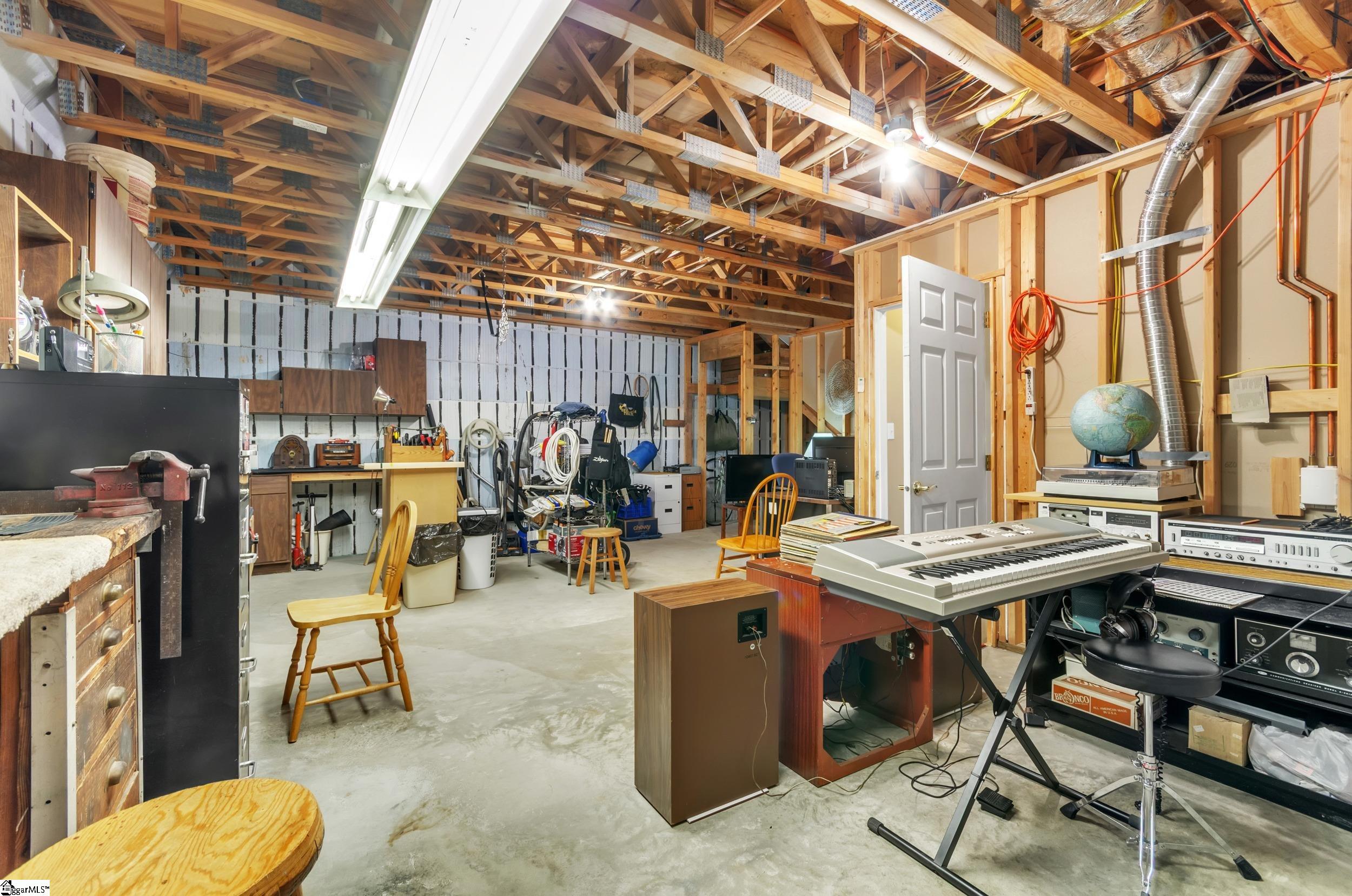 Greenville, South Carolina 29609, United States, 4 Bedrooms Bedrooms, ,4 BathroomsBathrooms,Residential,Contingent,156960