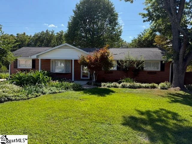 15 Fairlawn Circle