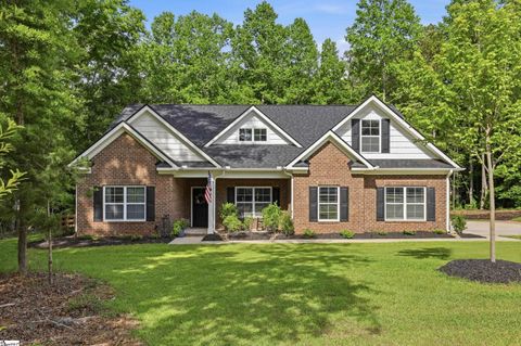 Photo of 218 Adair Place, Laurens, SC 29630 (MLS # 1591521)