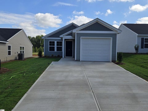 Photo of 194 Cloverfield Lane, Spartanburg, SC 29303 (MLS # 1603606)