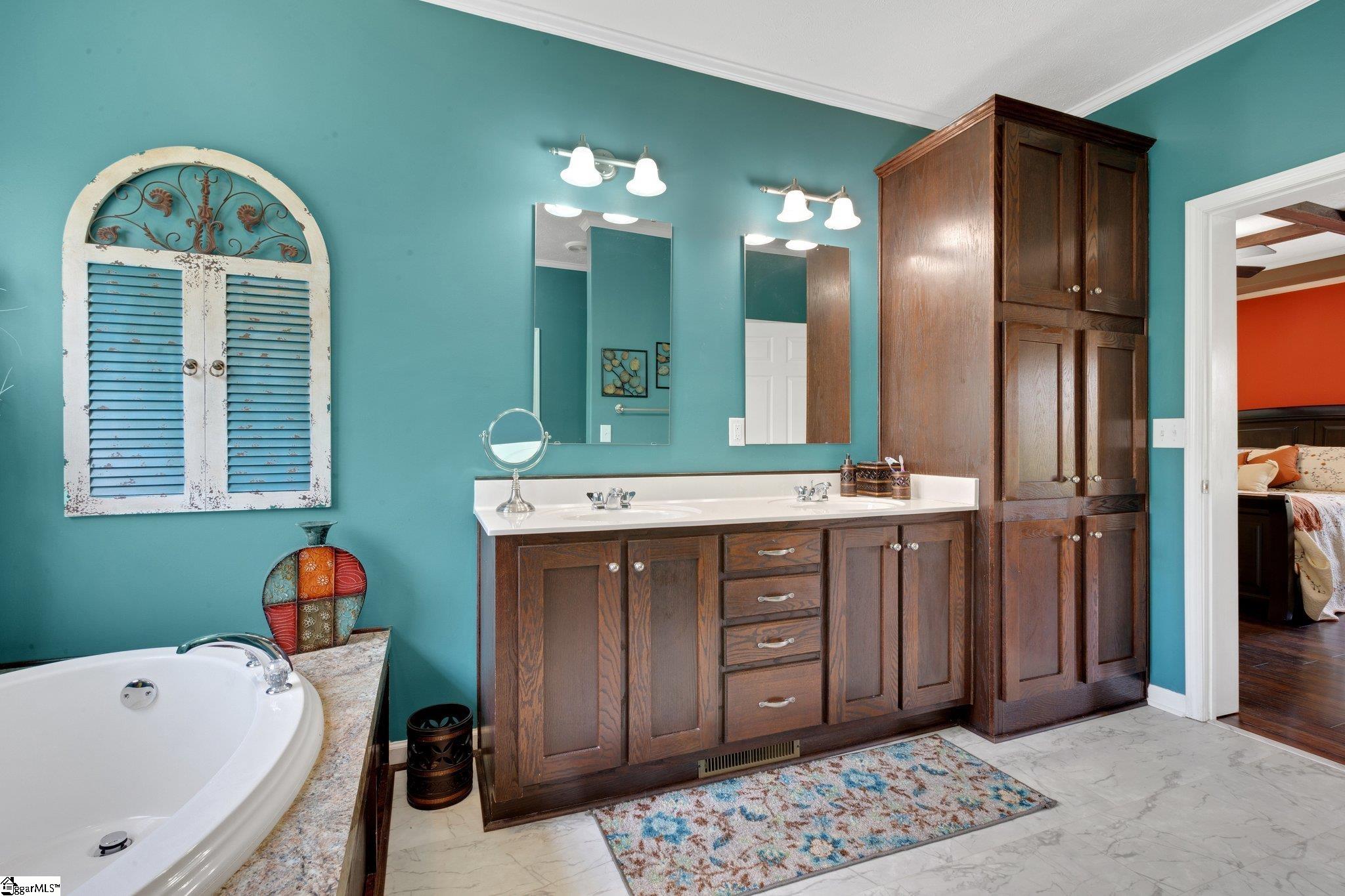 Greer, South Carolina 29651, United States, 4 Bedrooms Bedrooms, ,2 BathroomsBathrooms,Residential,Contingent,152022