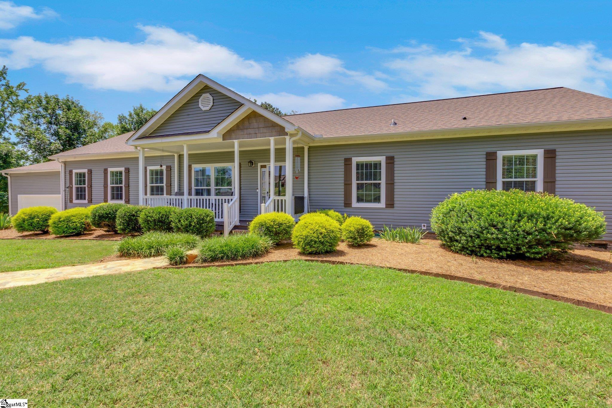 Greer, South Carolina 29651, United States, 4 Bedrooms Bedrooms, ,2 BathroomsBathrooms,Residential,Contingent,152022