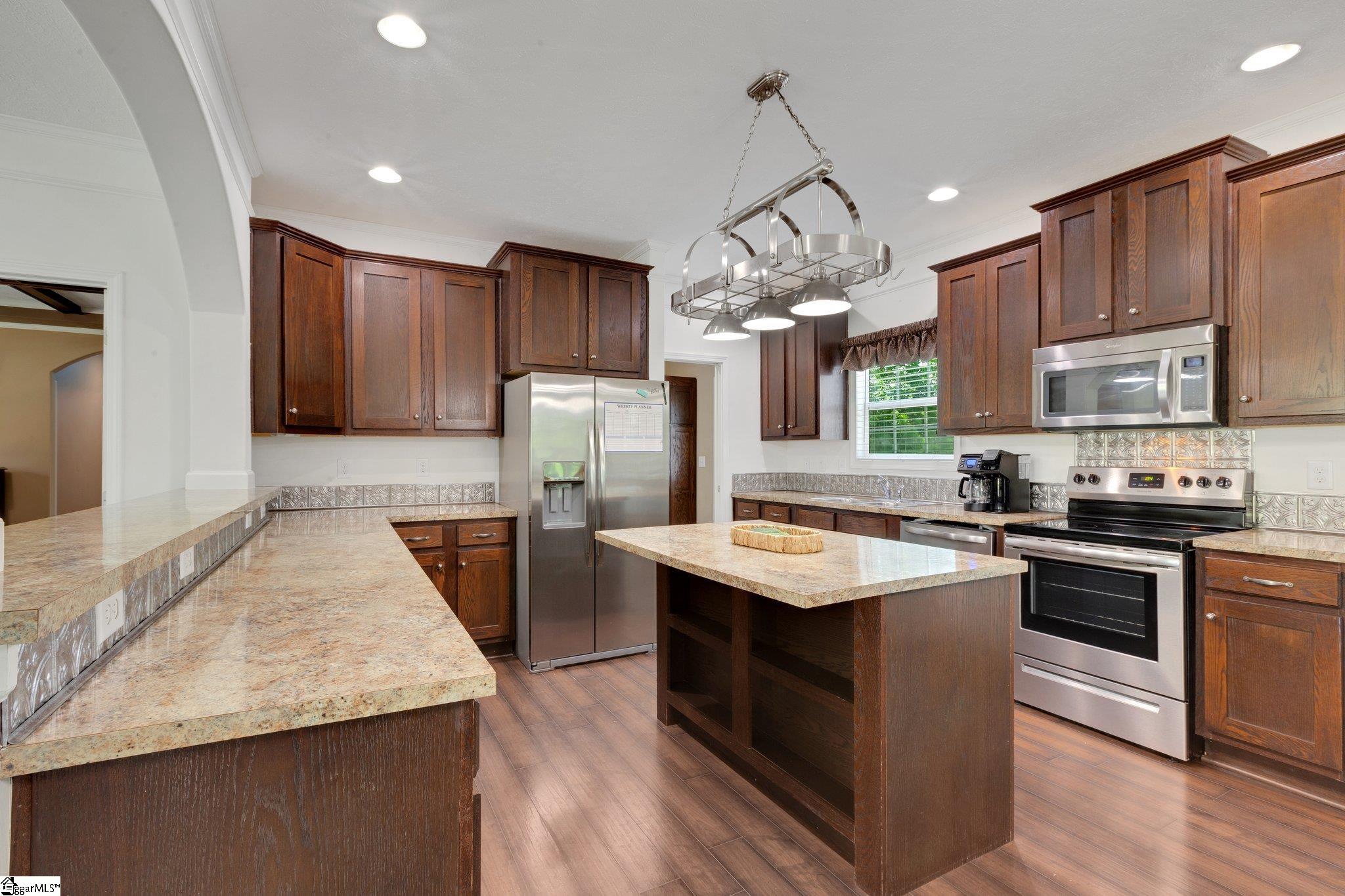 Greer, South Carolina 29651, United States, 4 Bedrooms Bedrooms, ,2 BathroomsBathrooms,Residential,Contingent,152022