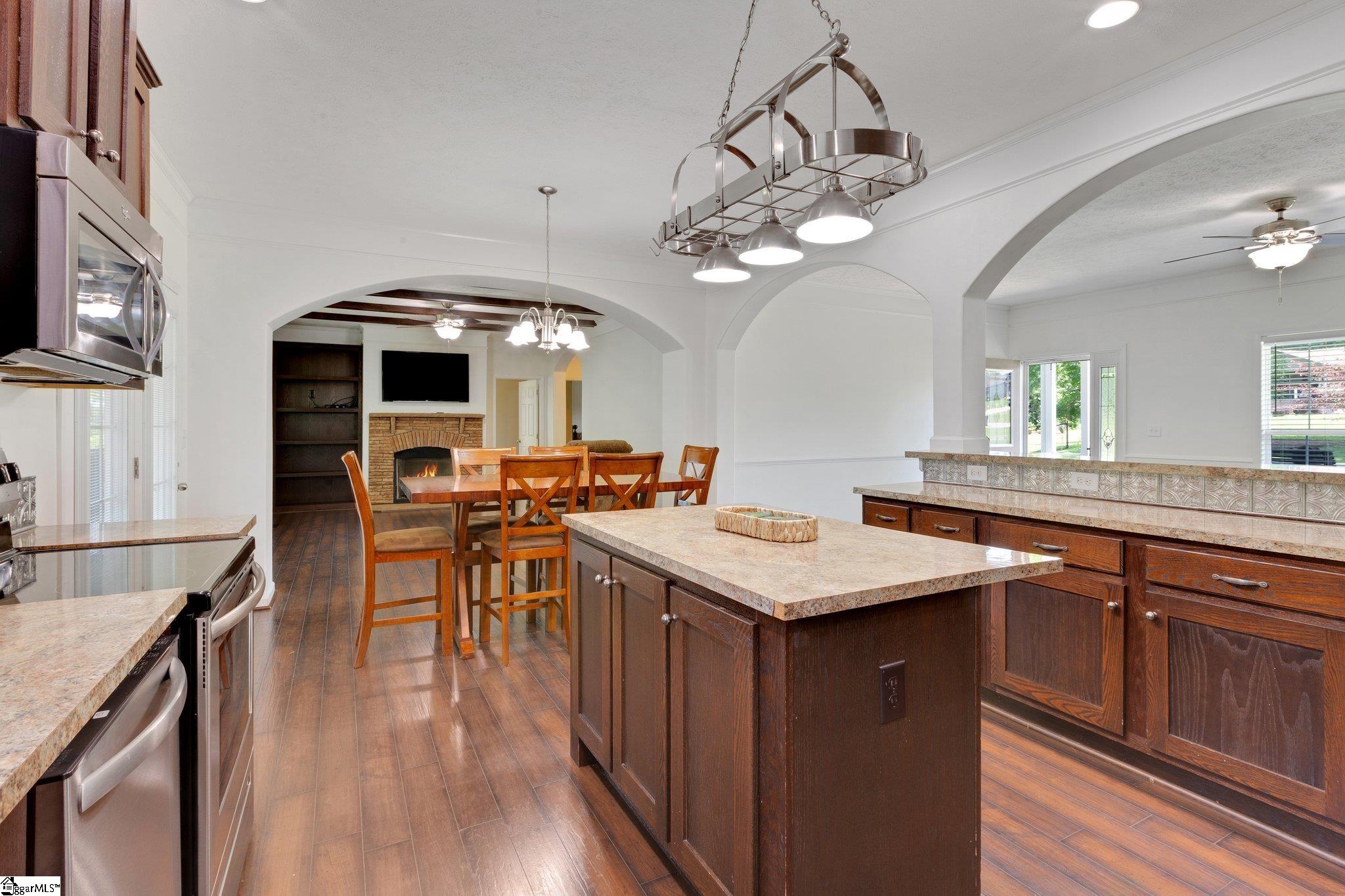 Greer, South Carolina 29651, United States, 4 Bedrooms Bedrooms, ,2 BathroomsBathrooms,Residential,Contingent,152022