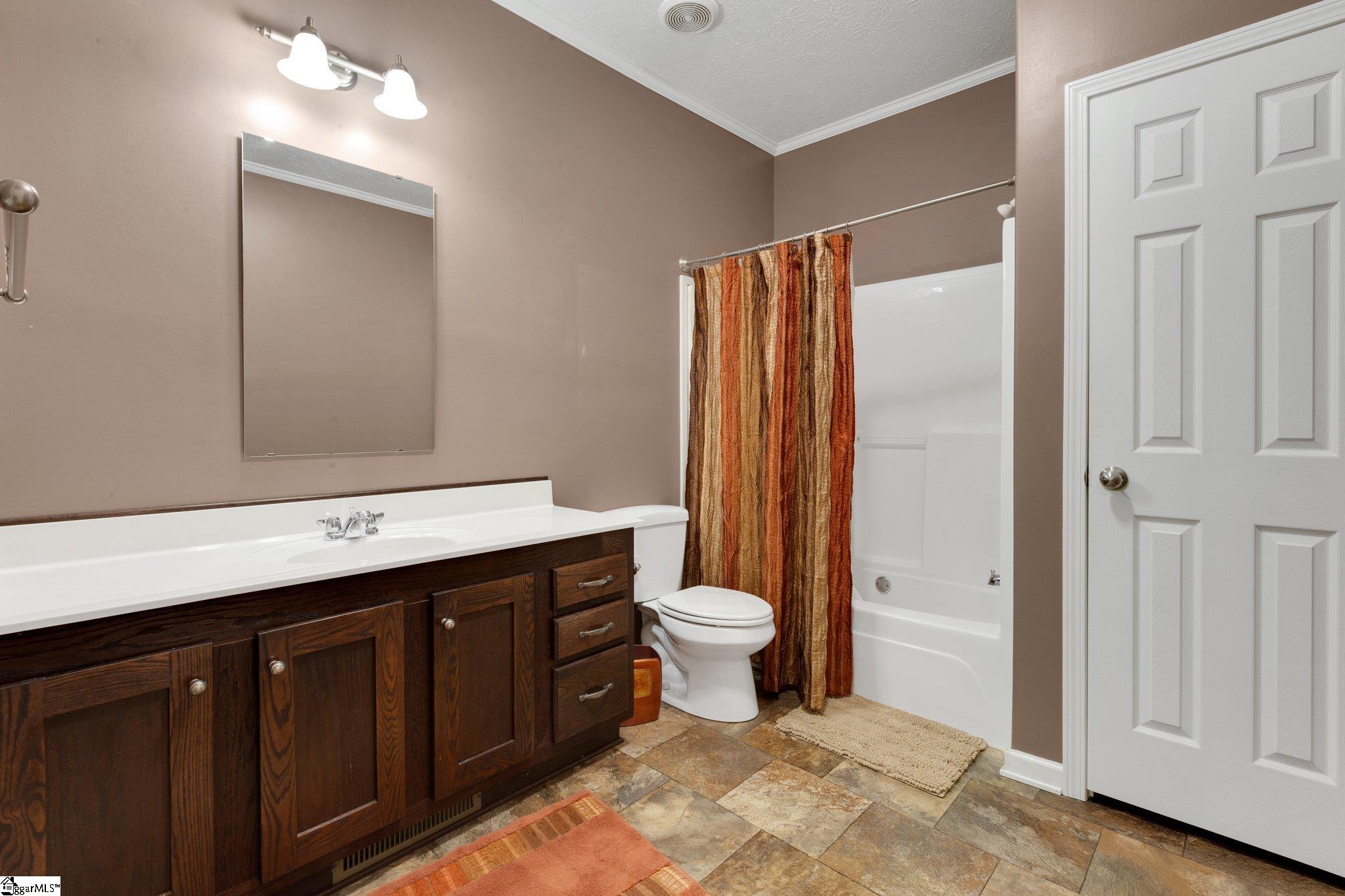 Greer, South Carolina 29651, United States, 4 Bedrooms Bedrooms, ,2 BathroomsBathrooms,Residential,Contingent,152022