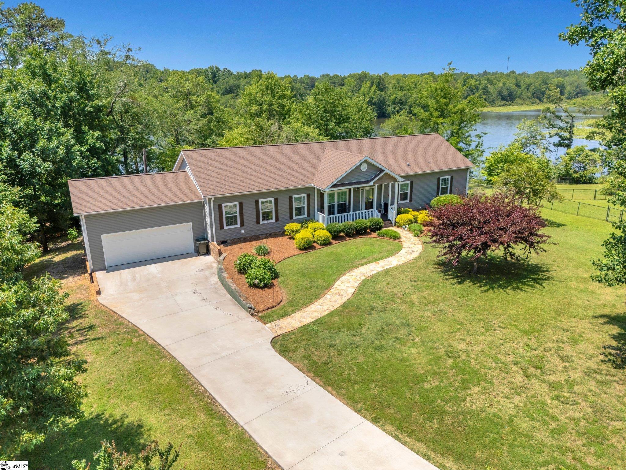 Greer, South Carolina 29651, United States, 4 Bedrooms Bedrooms, ,2 BathroomsBathrooms,Residential,Contingent,152022