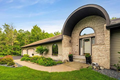 Photo of 4976 Maribe Dr, Hermantown, MN 55811 (MLS # 6119637)