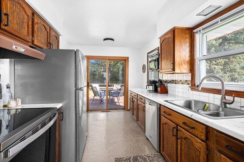 Tiny photo for 323 Plum St, Duluth, MN 55811 (MLS # 6122085)