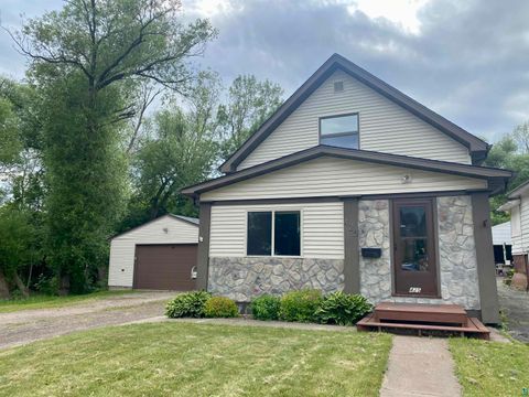 Photo of 425 S 71st Ave W, Duluth, MN 55807 (MLS # 6109338)