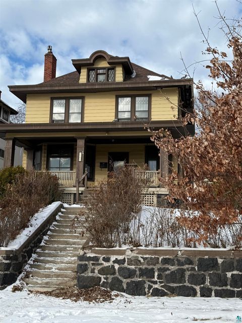 Photo of 2225 W 4th St, Duluth, MN 55806 (MLS # 6117642)