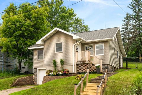 Photo of 1015 W 6th St, Duluth, MN 55806 (MLS # 6120883)