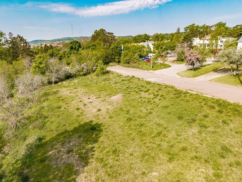 Tiny photo for xxx E 2nd St, Duluth, MN 55812 (MLS # 6117537)