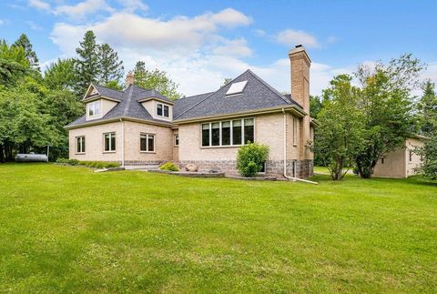 Photo of 5863 St. Louis River Rd, Hermantown, MN 55810 (MLS # 6121149)