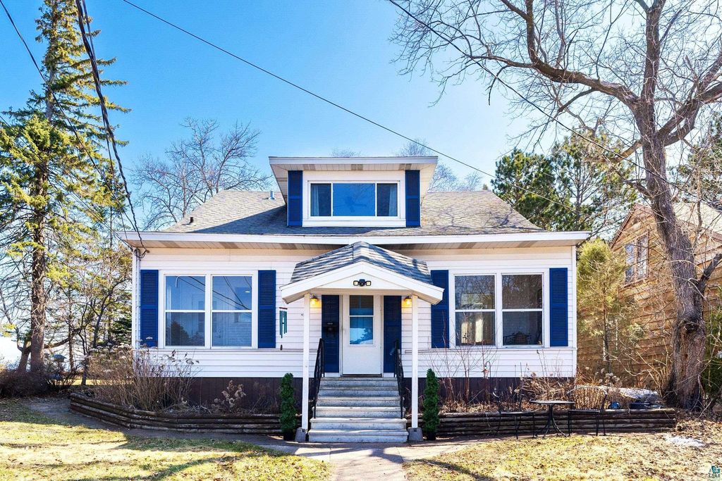 Photo for 2931 Lake Ave S Ave, Duluth, MN 55802 (MLS # 6107677)