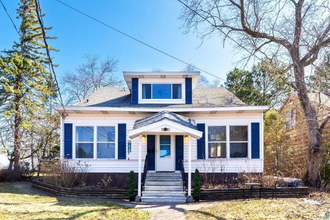 Photo of 2931 Lake Ave S Ave, Duluth, MN 55802 (MLS # 6107677)