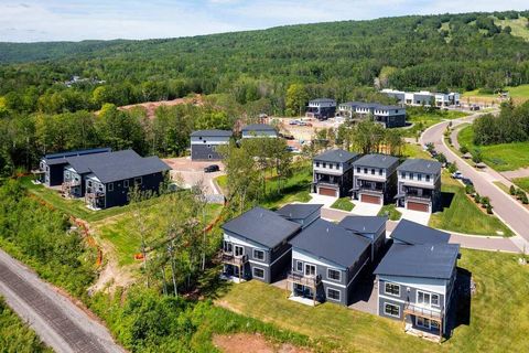 Photo of 8610 Maynard Pl, Duluth, MN 55807 (MLS # 6122063)