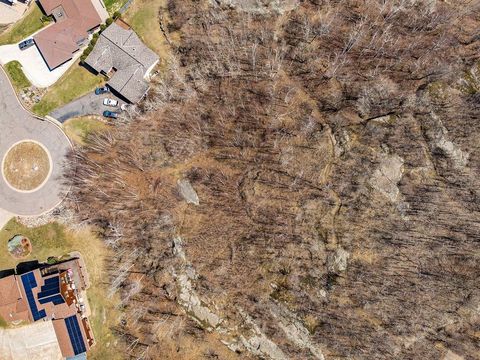 Tiny photo for 29 W 15th St, Duluth, MN 55807 (MLS # 6120785)