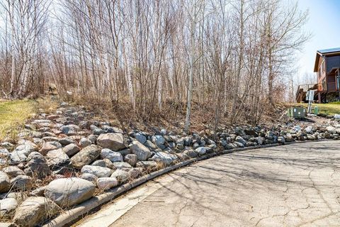 Tiny photo for 29 W 15th St, Duluth, MN 55807 (MLS # 6120785)